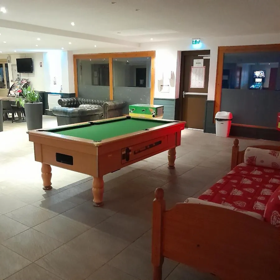 T2 Confortable - Piscine Chauffee - Super Besse Apartment
