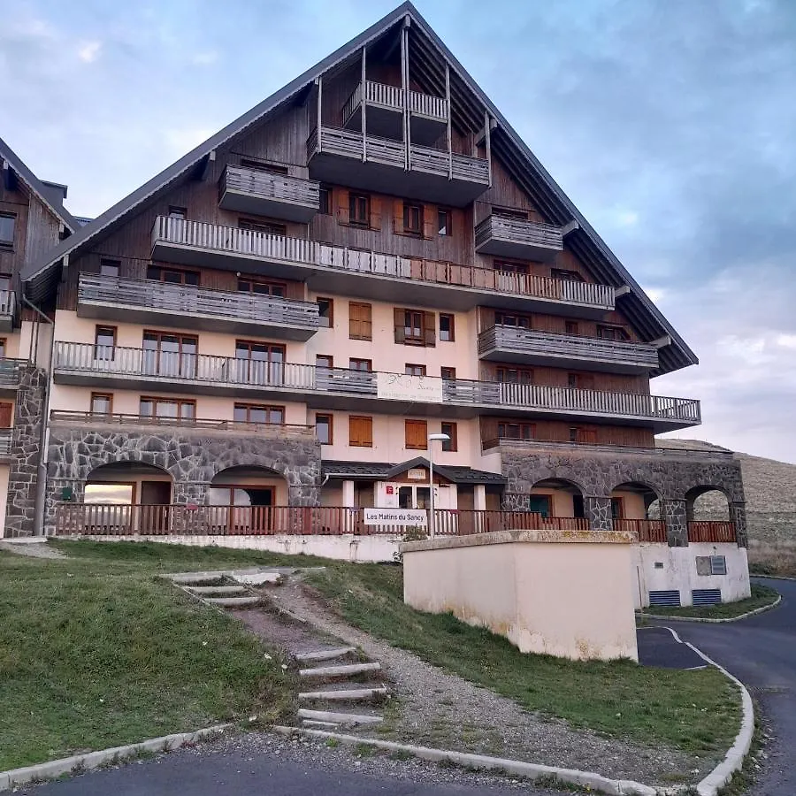 Apartment T2 Confortable - Piscine Chauffee - Super Besse