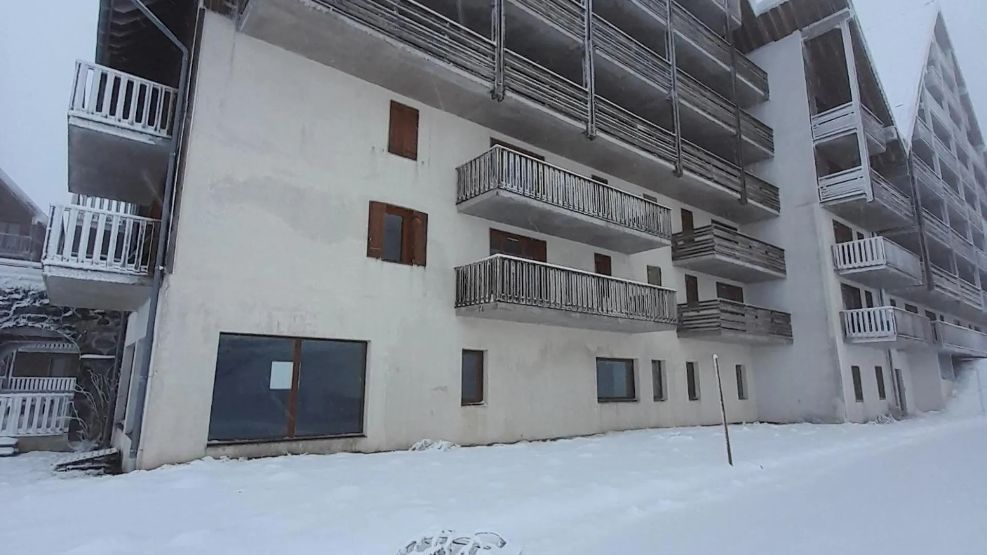 Apartment T2 Confortable - Piscine Chauffee - Super Besse